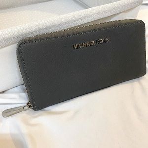 Vintage Michael Kors Large Dark Gray Wallet | Saffiano Leather